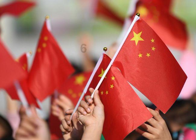 探索抖音上很火叫什么晚风的歌-僵尸辨色球